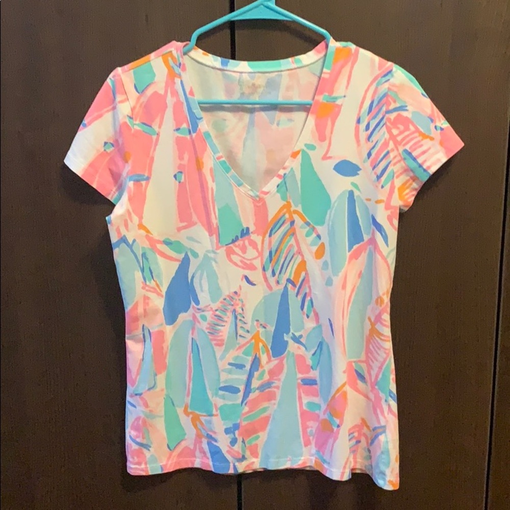 Lilly T-shirt, out to sea. Excellent condition